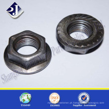 Porca de flange hexagonal M10 com serração